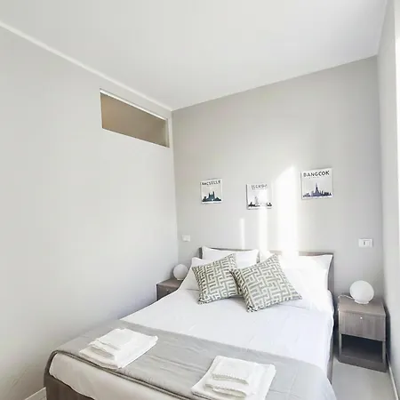 Courtyard & Balconies Apartament Como