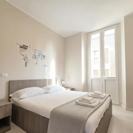 Courtyard & Balconies Côme